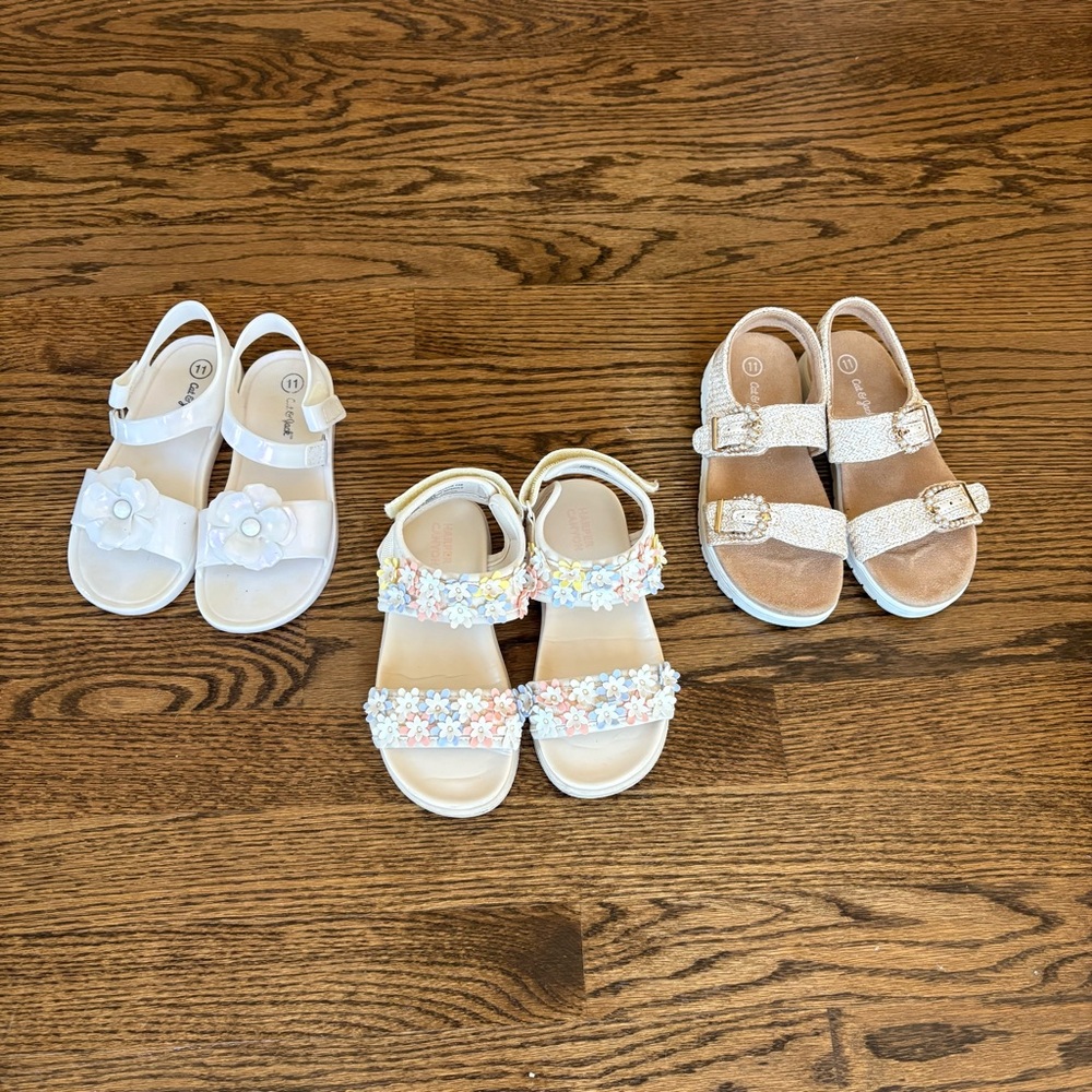 ✨SOLD✨Set of Three Toddler Girl Sandals (11)